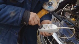 Авто инвертор 2000 W , 12 В в ПЕРЕМЕННОЕ 220 В