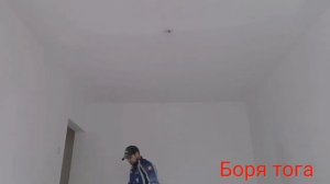 Как надо правильно красить потолок валиком