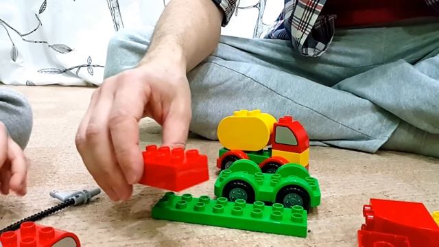 играем с папой в Lego Duplo машинки - блог Ильи смотреть онлайн