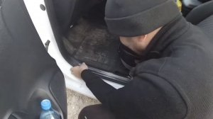 Оклейка порогов защитной пленкой на Киа Рио. Купил наклейку на пороги с АлиЭкспресс. Kia Rio.
