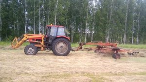 Трактор ЛТЗ-60 АБ и Роторные грабли ГВР-630