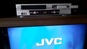 Видеомагнитофон с DVD JVC HR-XV2
