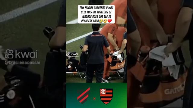 Santos goleiro do flamengo se machuca durante jogo contra atlético Paranaense #flamengo