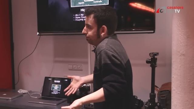 Presentación Olympus OM-D E-M5 Mark II con Jesús Becerril y Marc Riera смотреть онлайн