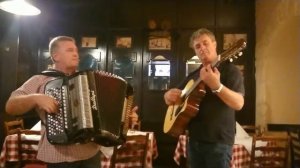 В сербской кафане.