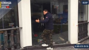 Безрамные маятниковые двери для входа в беседку!