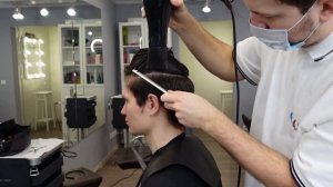 Мужская стрижка на длинные волнистые волосы с несведенной нижней и верхней части, андеркат