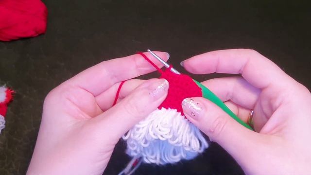 Дед Мороз с пышной бородой ёлочная игрушка, магнитик, брелок, брошь . Бесплатный МК. смотреть онлайн