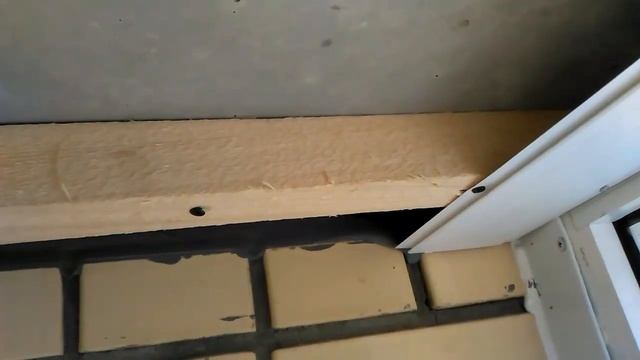 Потолок на балконе