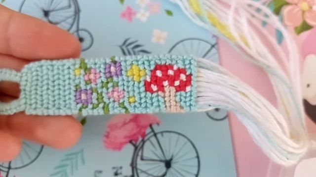 Процесс плетения № 2 фенечка с лягушкой. смотреть онлайн