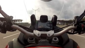 BMW S1000xr против Ducati Multistrada 1200S в боевых режимах на ЧТК и М11 (s1000 VS 1200s top speed