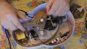 Замена ультразвуковой мембраны в увлажнителе воздуха своими руками.