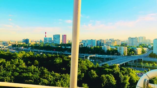 Поездка на колесе обозрения в ПКиО Измайловский смотреть онлайн