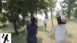 НЛО видео очевидцев. Люди приблизились к пришельцу. НЛО вблизи  на видео. НЛО 2017