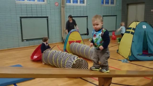 Детский спорт секция, 17 месяцев, Kinderturnen смотреть онлайн
