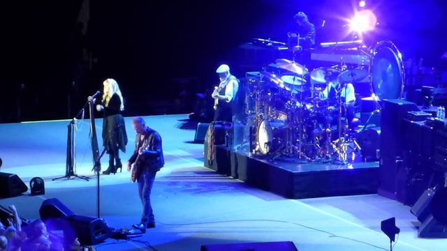 Fleetwood Mac Sisters of the Moon, London O2 25 09 13 смотреть онлайн