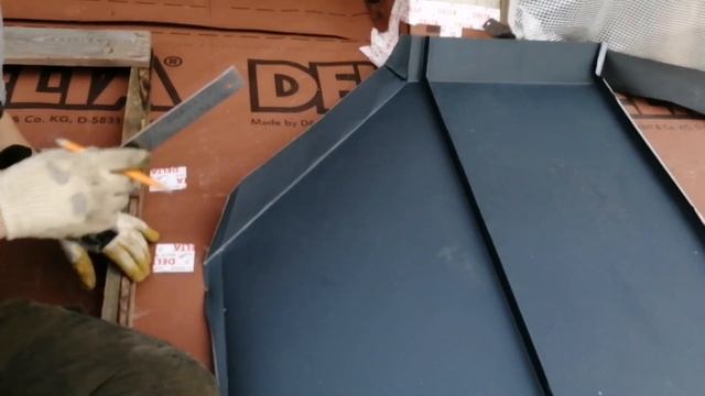 односкатная крыша, обход колонны на фальцевой кровле