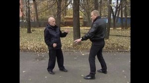 Защити себя сам.Самооборона на улице. Встречные удары ногой. В.Н.Крючков.mp4