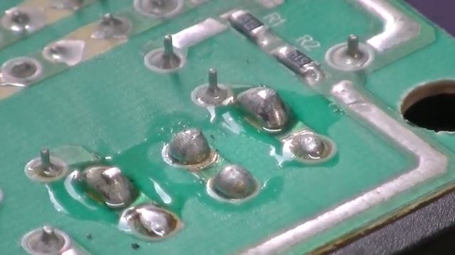 Как выпаивать радиодетали с платы. Распаячная станция Pro'sKit SS-331 смотреть онлайн