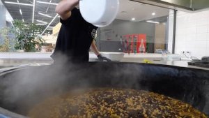 Супербольшой узбекский плов с льняным маслом | Узбекская уличная еда