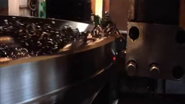 Видео токарной обработки марганцовистой стали 110Г13Л