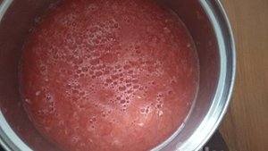 Напиток из арбуза с мякотью и мятой