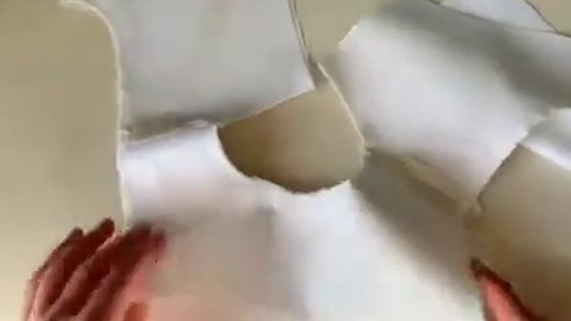 Обработка горловины и проймы обтачкой.Finishing of the neckline and armholes with edging. смотреть онлайн