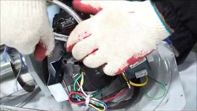 Ремонт котла Kiturami KSO 50 70 Замена шестеренчатого топливного насоса смотреть онлайн