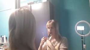 Смотрите!выстригаем косую челку сама себе!
