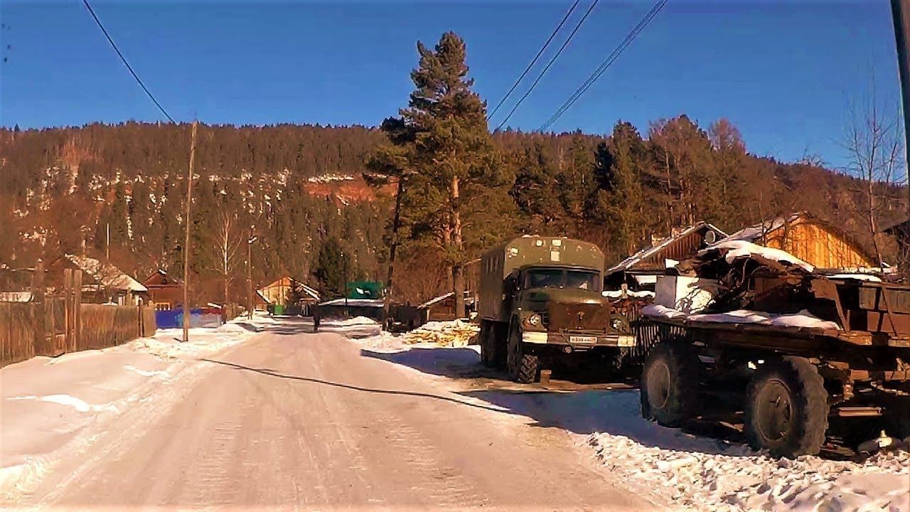 Деревенька под утесом. Деревня под утесом ютуб. Деревенька под Утёсом последний выпуск. Деревенька под Утёсом видео 2020. Деревенька под утесом ютуб последнее.