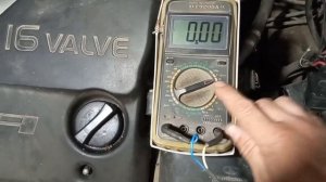Как правильно замерить напряжение зарядки акумулятора в автомобиле мультиметром.