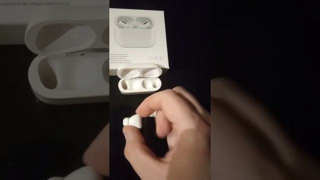 Наушники AIRPODS PRO супер басс, шумоизоляция и удобно бегать и заниматься спортом.