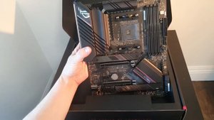 Asus Rog Strix B550-XE Gaming WIFI распаковка и обзор