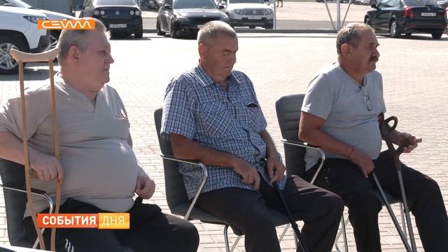 В Курске пострадавшим на производстве вручили ключи от 3 автомобилей смотреть онлайн