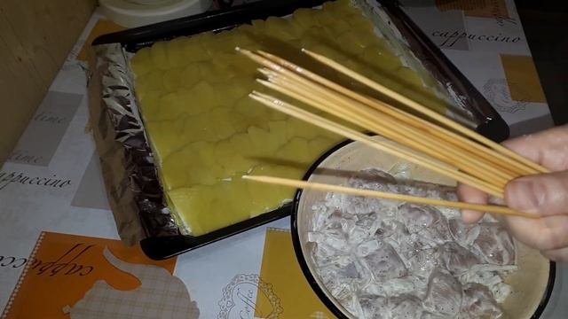 Шашлык и печеная картошка дома в духовке. Очень вкусный рецепт смотреть онлайн