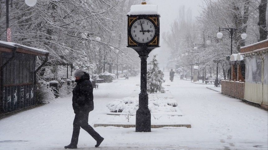 Шутки природы: Луганск и Донецк замело снегом перед 1 апреля