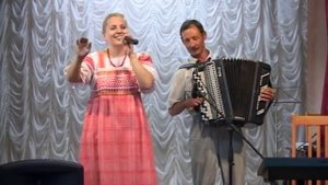 Алеся Лужкова - "На окошке два цветочка"(русская народная песня)