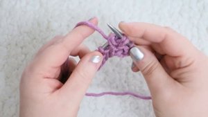 Шикарный двусторонний узор спицами. Плотный. Вяжем только лицевыми петлями. Мастер класс