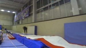 Как сделать сальто самому. Сальто на дорожке.