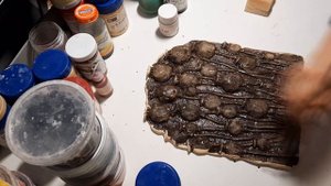 Глазурование декоративного керамического панно. Методика нанесения глазури с помощью кисти.