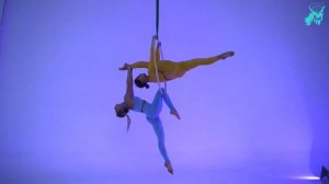 Aerial Hoop Duo. Дуэт на воздушном кольце