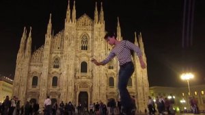 Как двигаться как робот ? alex puch night duomo robot