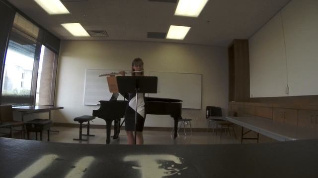 Margaux Filet, Flute: Image by Eugene Bozza смотреть онлайн