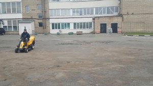 Садовый райдер Cub Cadet Minirider LR2 NR76.