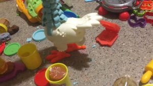 Смешной набор теста для лепки Play-Doh "Курочка - Чудо в перьях"