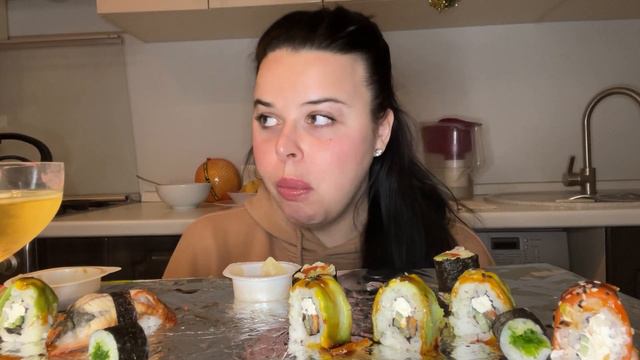 Мукбанг - 🍣Суши🍱Роллы🍸Шампанское 🥂