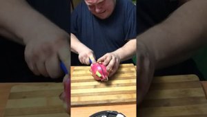 Питахайя - драконий фрукт, как чистить, что есть, первый опыт)))) возраст 12+