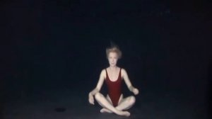 Красавица-пловчиха