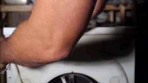 Как снять крышку у стиральной машины?