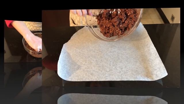 SALAME DI CIOCCOLATO SENZA UOVA E BURRO - Ricetta facile e veloce | CHOCOLATE SALAMI RECIPE смотреть онлайн